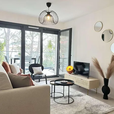 **sainte-maxime: Neuf 2 Pieces, Terrasse, Clim, 4 Couchages** - Fr-1-226-519